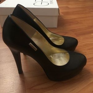 Gianfranco Ferre made in italy black pumps size 6